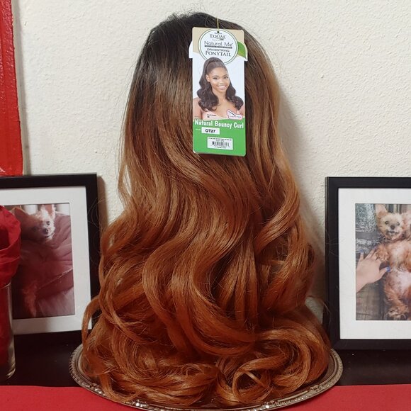 FreeTress Equal Drawstring Ponytail: Natural Bouncy Curls (Color: OT27) - Picture 5 of 6